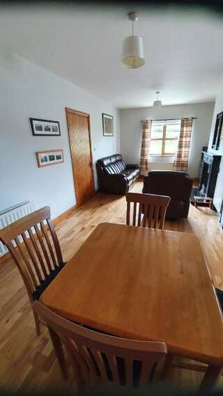 Дома для отпуска Roadside Cottage The Burren Kilfenora Дом с 2 спальнями-11