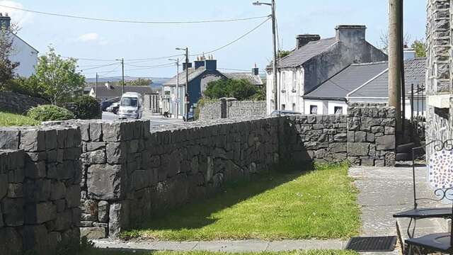 Дома для отпуска Roadside Cottage The Burren Kilfenora-14