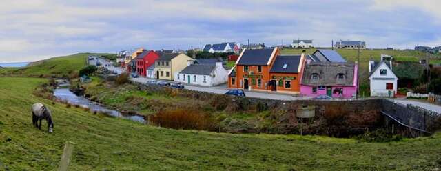 Дома для отпуска Roadside Cottage The Burren Kilfenora-15