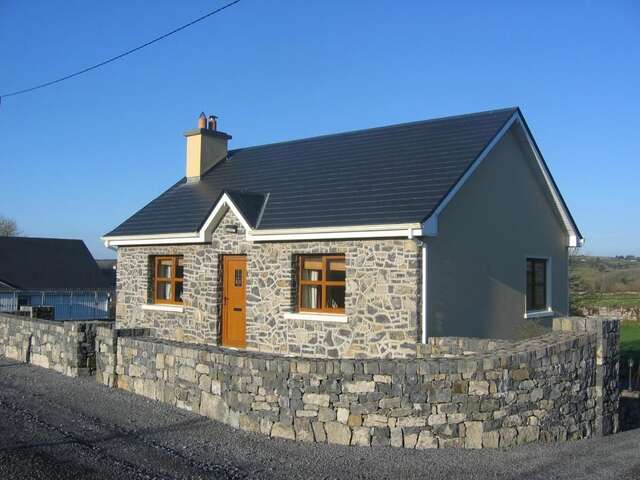 Дома для отпуска Roadside Cottage The Burren Kilfenora-4